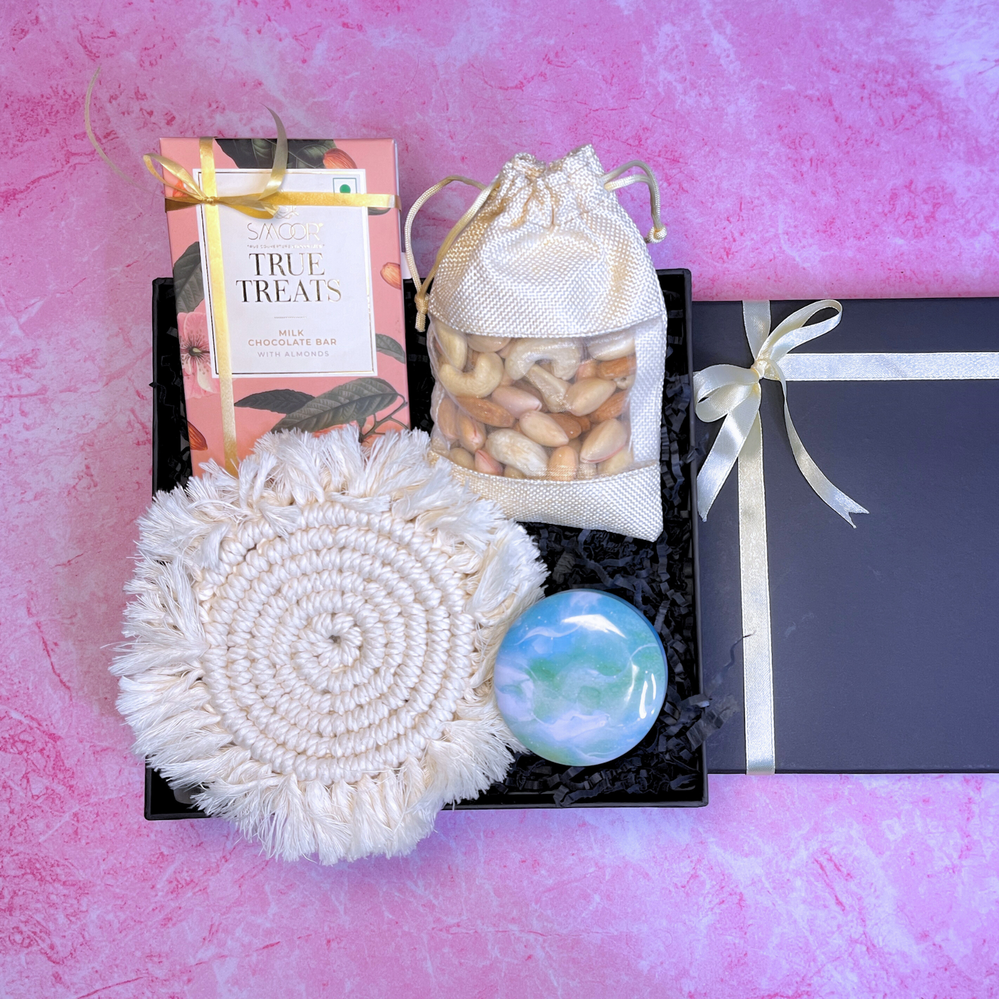 Crunch & Comfort Hamper